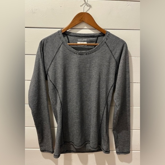 COLUMBIA Gray & black sweater size M - Picture 1 of 7